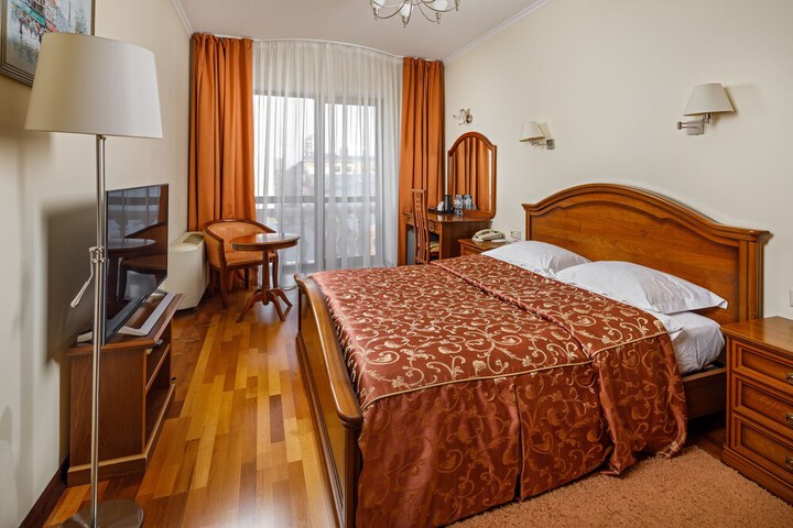 Room 3 of 19