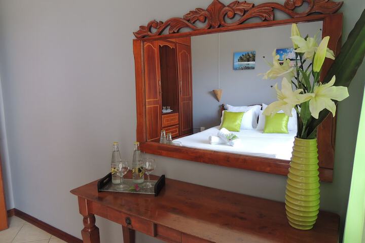Room 16 of 48