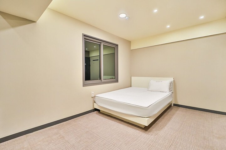 Room 14 of 53