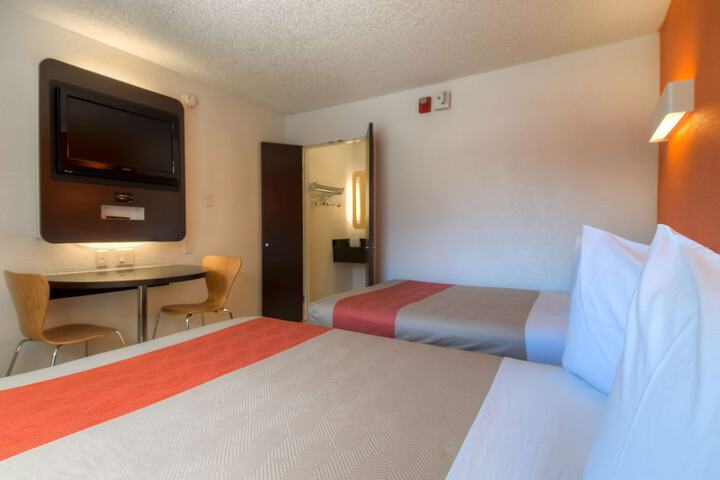 Standard Room, King or Two Doubles (11 of 18)