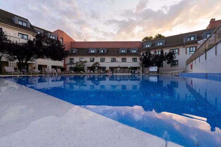 Pool 78 of 124