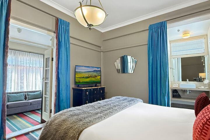 Room 72 of 87