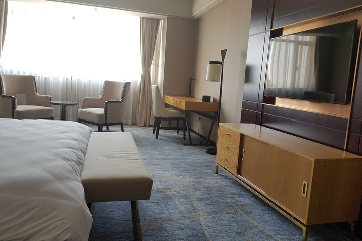 Room 18 of 60