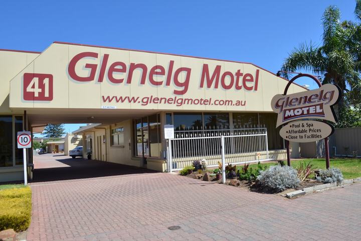 Glenelg Motel