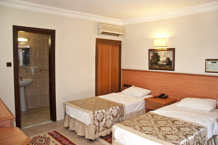 Hotel Suite Photo
