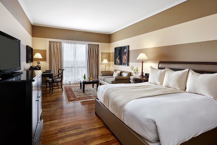 Room 4 of 72