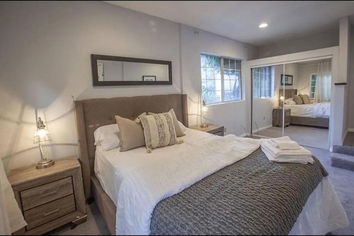 Room 5 of 18