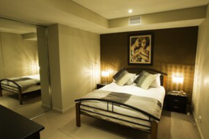 Room 13 of 18