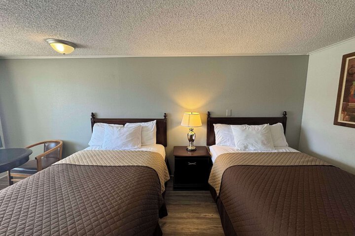 2 Double Beds (5 of 16)