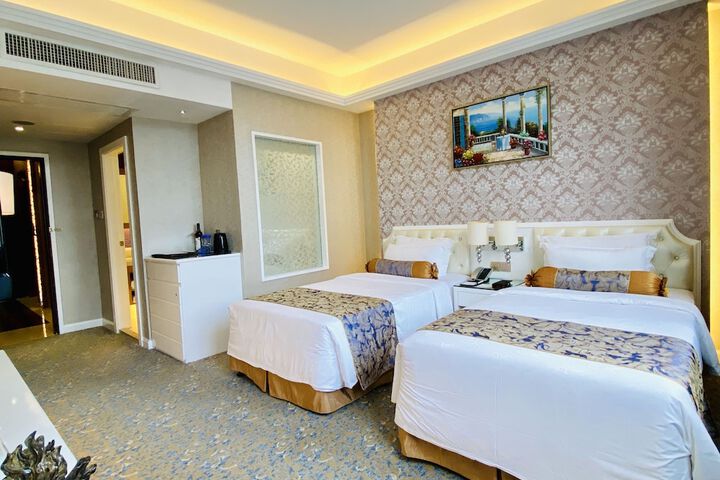 Room 16 of 47