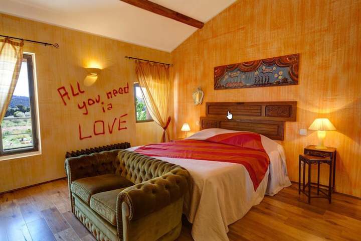 Room 2 of 121
