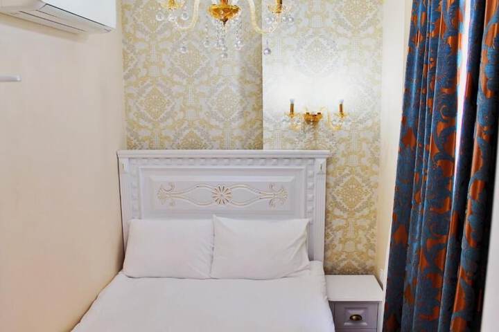 Room 8 of 36