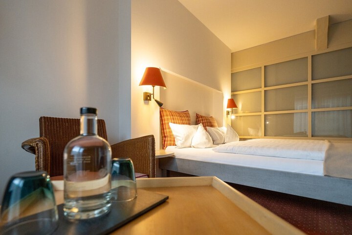 Room 6 of 26