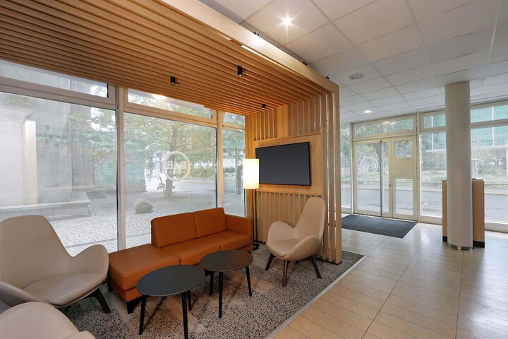 Entrance & Lobby