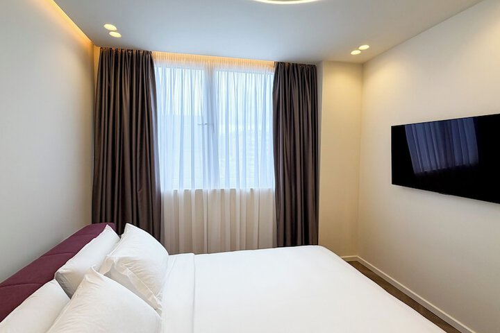 Room 31 of 104