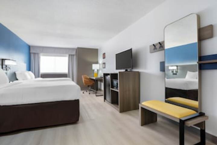 Room 40 of 213