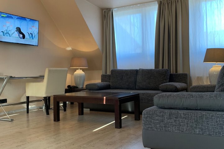 Room 9 of 39