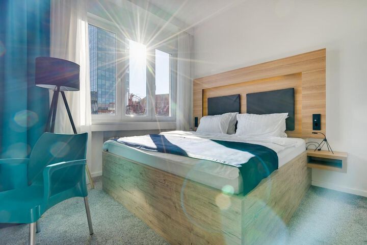 Room 16 of 39