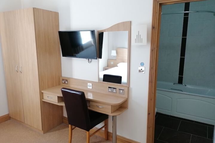 Room 18 of 44