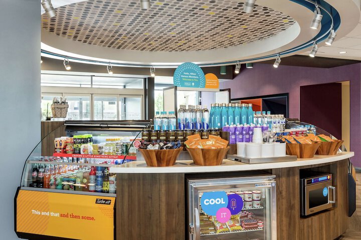 Snack bar