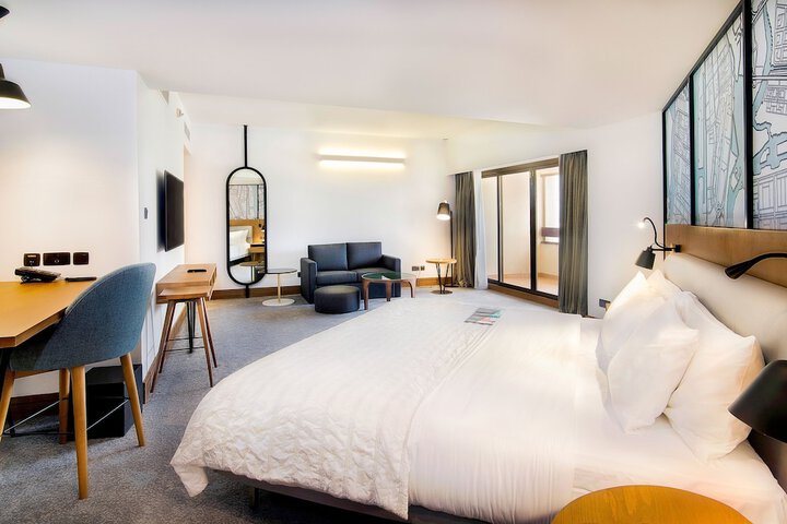 Room 21 of 143
