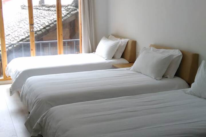 Room 8 of 15