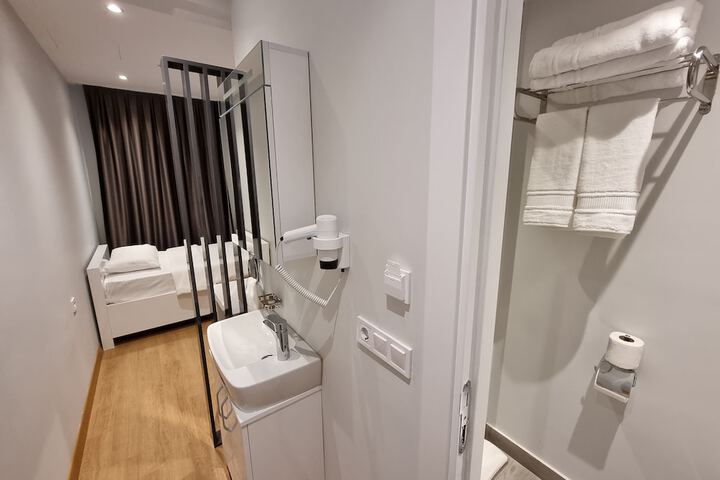 Room 7 of 20