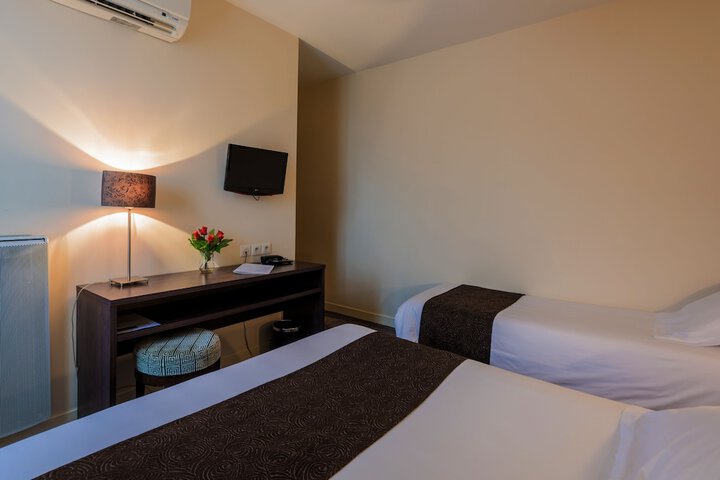 Room 3 of 43