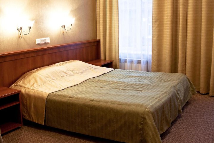 Room 16 of 28