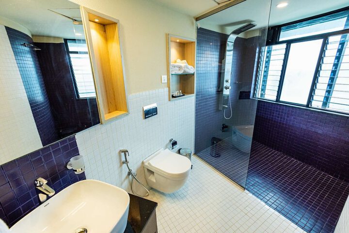 Room 16 of 20