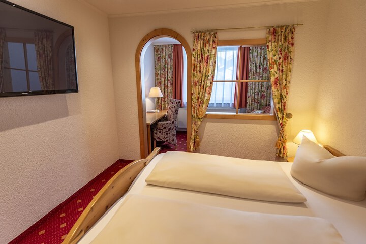 Room 12 of 63