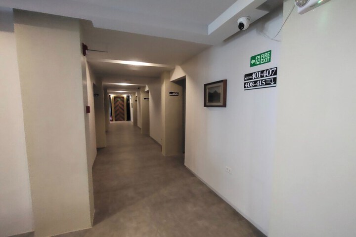 Room 32 of 45
