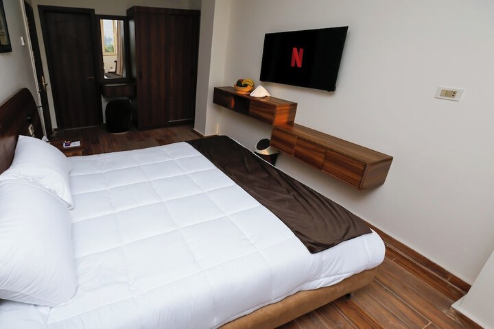 Room 9 of 46