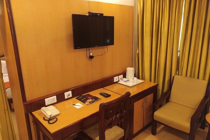 Room 48 of 96