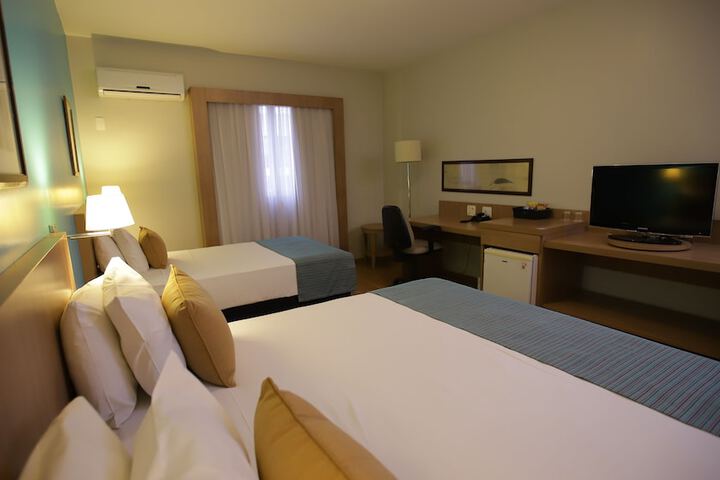 Room 6 of 37