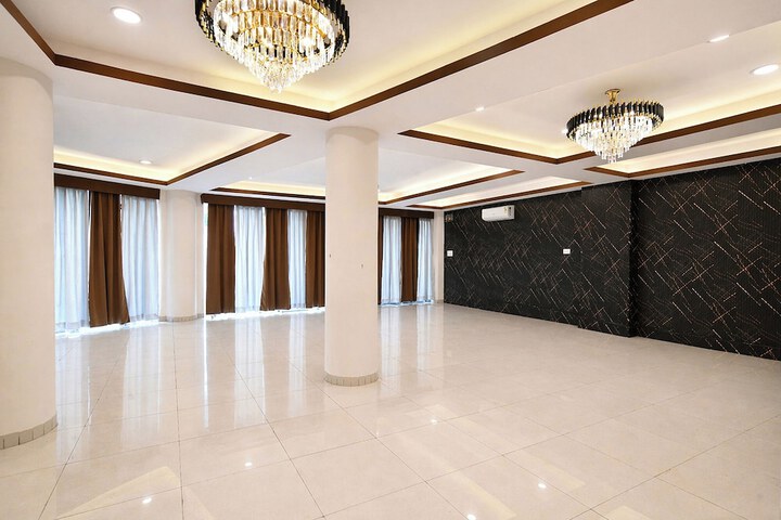 Ballroom/Hall 43 of 49
