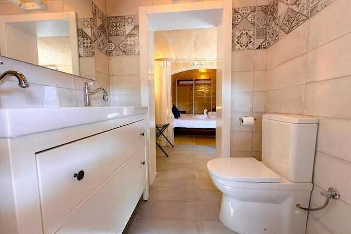 Room 49 of 74