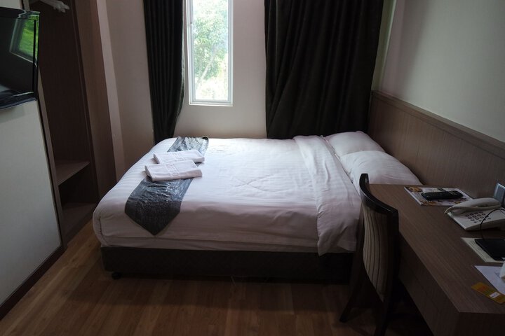 Room 12 of 23