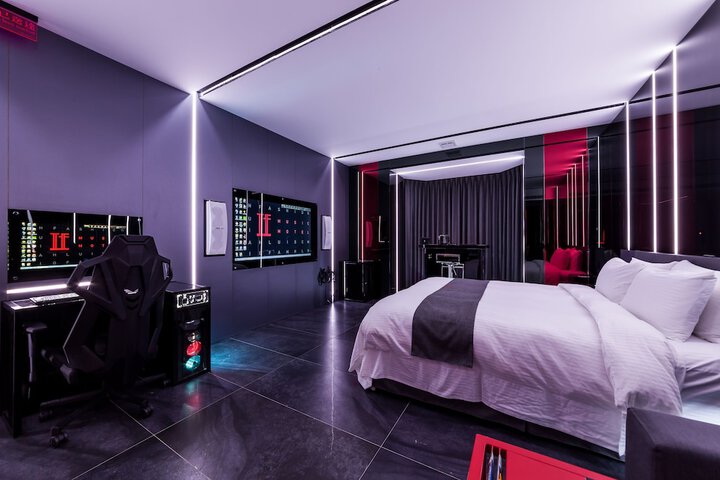 Room 5 of 99