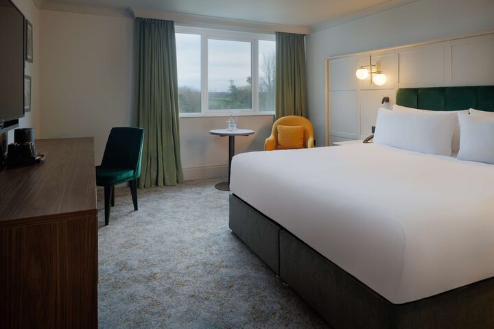 Room 54 of 204