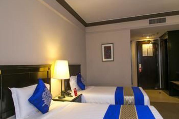 Room 18 of 25