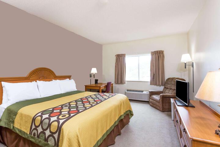 1 King Bed Accessible (4 of 4)
