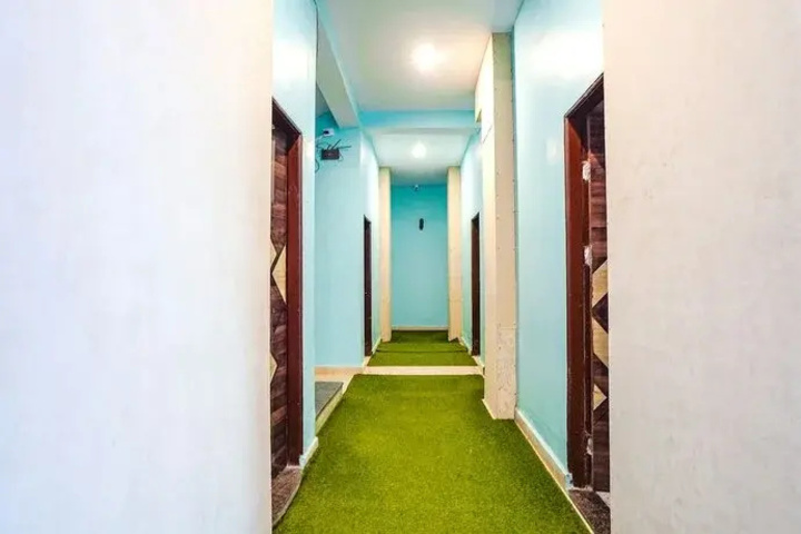 Room 8 of 10