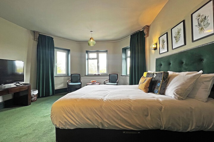 Room 34 of 140