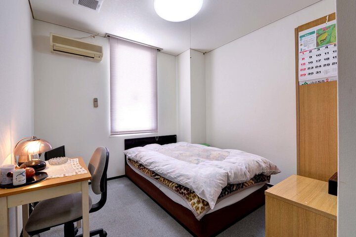 Room 11 of 26