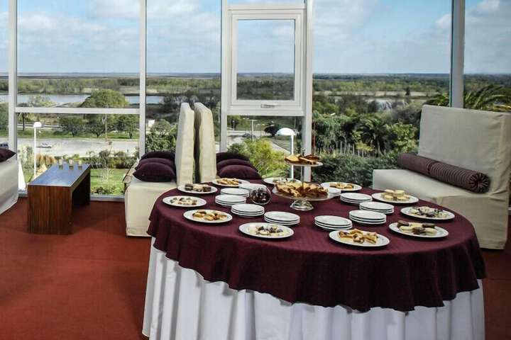 Dining 6 of 7