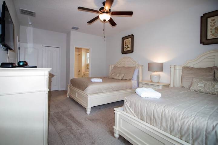 Room 12 of 66