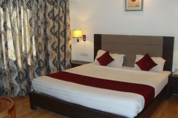 Room 5 of 20