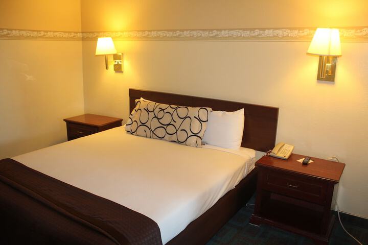 Room 34 of 65