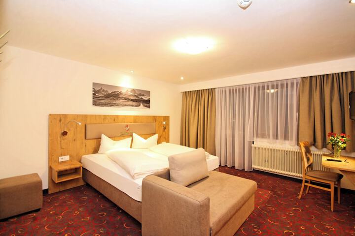 Room 13 of 60